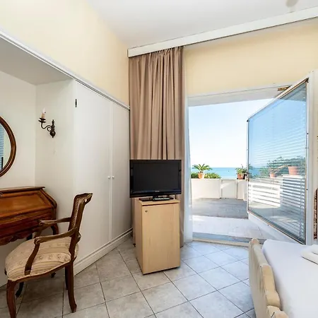 Hotel Ristorante Maga Circe 4*