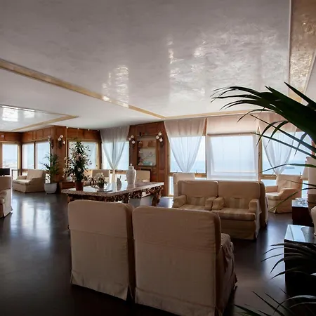 Ristorante Maga Circe 4* Сан-Феличе-Чирчео
